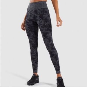 Gymshark Medium Womens Black Camo Leggings